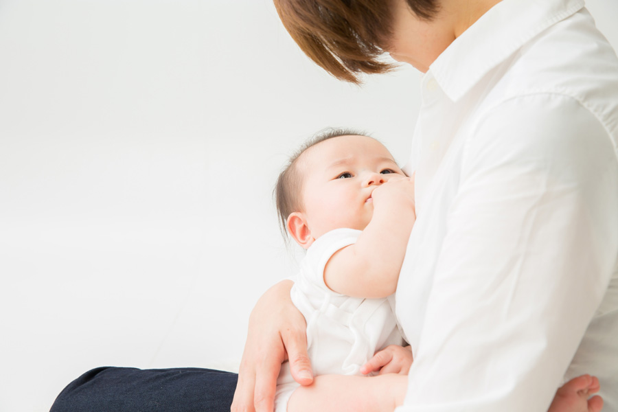 母乳のトラブルに悩む妊婦さん